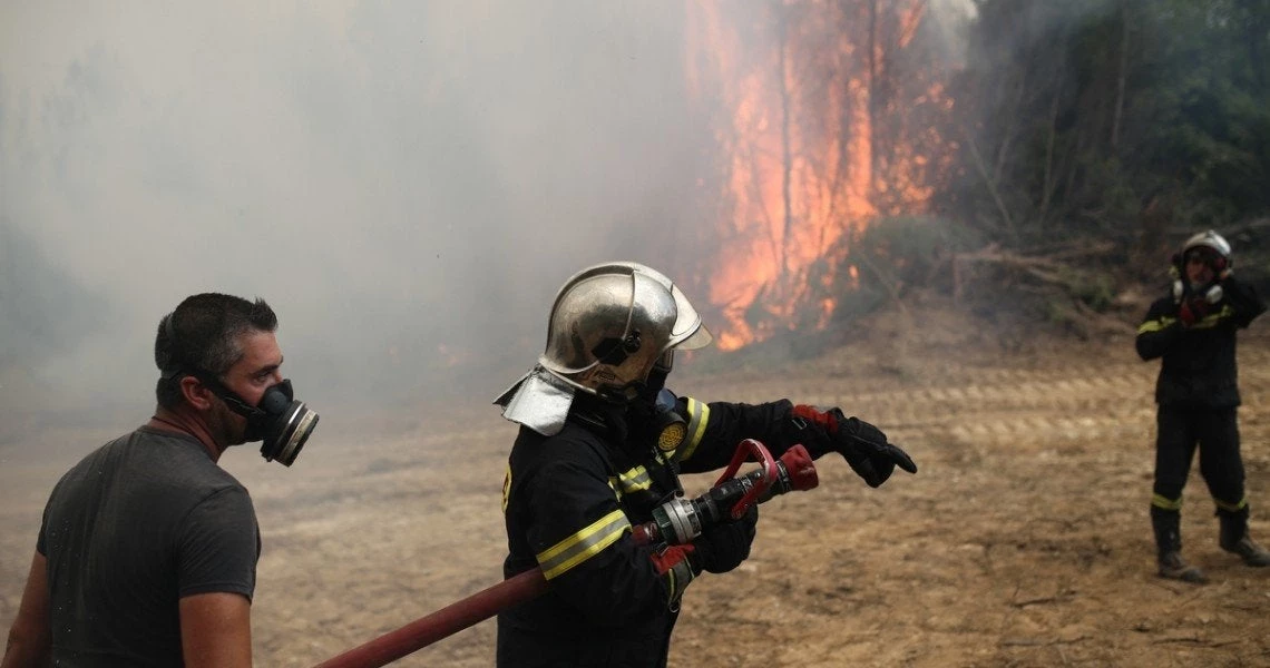 Πυρκαγιά κοντά σε οικισμό στον Πύργο